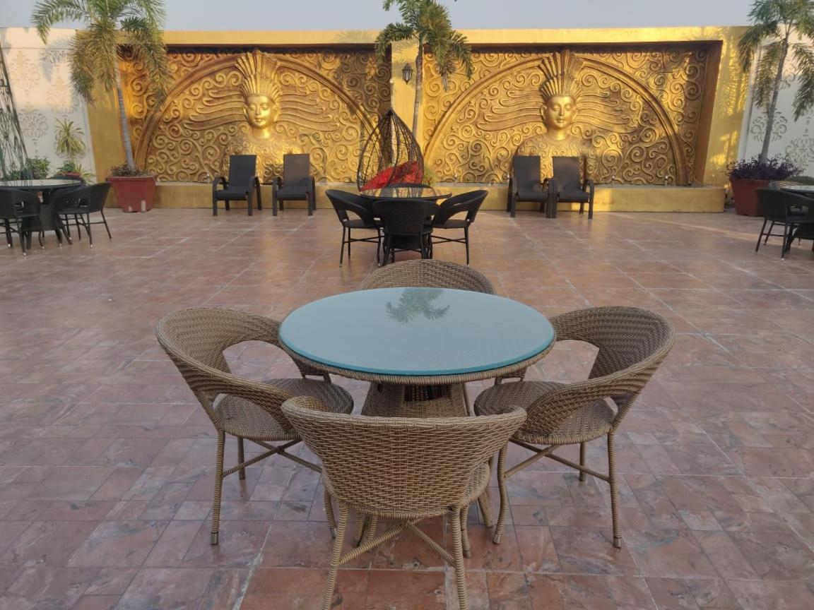 Hotel Casaya Inn Chinhat Exterior foto