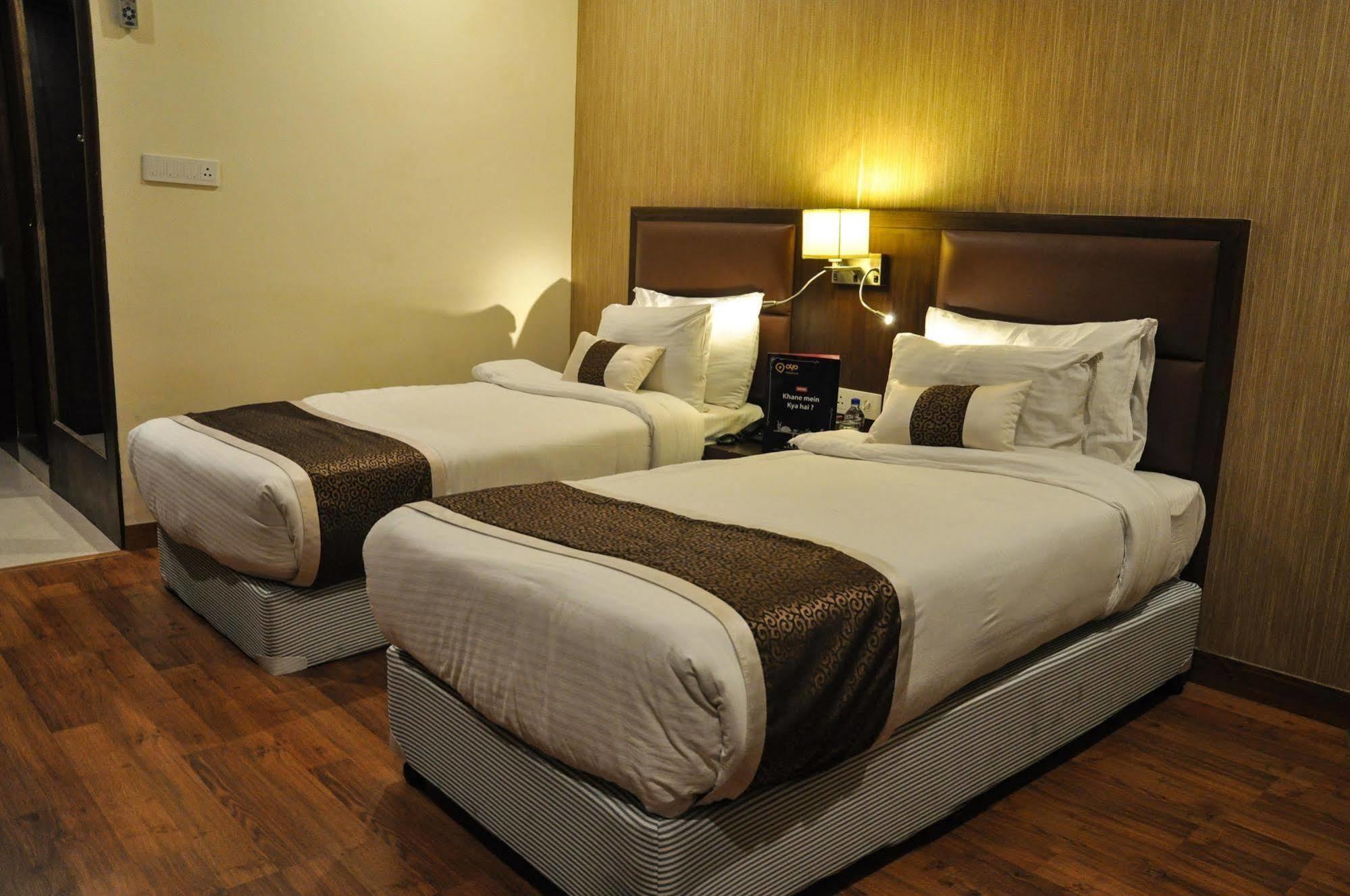 Hotel Casaya Inn Chinhat Exterior foto